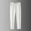 Nuevo Estilo Lujo Ligero Negro Antidesvanecimiento Blanco Triple Protección Jeans de Estiramiento en Nueve Puntos Pantalones Casuales para Hombre Pantalones Rectos Ajustados de Moda