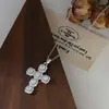 2025 Nuevo Estilo Micro-Pavimentado Zirconia Cadena Elegante para Clavícula Collar de Cruz de Alto Nivel para Mujer Exquisito Accesible Estilo de Lujo Collar