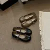 Zapatos Nuevos de Estilo 2026 Primavera y Otoño con Dedos Divididos Tipo Pezuña de Cerdo para Mujer, Mocasines Mary Jane Planos con Correa, Zapatos Casuales de Pezuña de Oveja