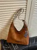 Bolso de mano retro estilo francés con acabado mate, nueva colección otoño 2026, bolso de hombro moderno, adecuado para uso diario, ir al trabajo y como bolso cruzado pequeño