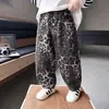 Pantalones para niño para primavera y otoño 2026 estilo nuevo, pantalones largos para niño estilo coreano, elegantes y geniales, pantalones casuales holgados para bebés niños