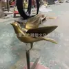 Escultura de pomba em aço inoxidável com imitação de cobre para uso externo, escultura de pomba da paz para áreas residenciais, praças, jardins, paisagismo e motivos de pássaros, feito sob medida