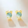 [Zodíaco Chino Cabra] Pendientes de Jade Natural Grado A Color Dorado con un Diseño Chino Único, Pendientes Suaves y Lindos para Mujer