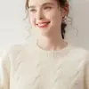 Novo suéter feminino de outono e inverno com gola redonda, espessado, ombros caídos, suéter de cashmere trançado, pulôver de caimento solto, camada base
