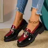 Sapatos femininos de couro envernizado plus size transfronteiriços, novos loafers versáteis de sola grossa com bico redondo para mulheres, outono de 2026