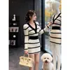 Conjunto súper elegante para mujeres petite: suéter de rayas con bloques de color, falda ajustada, top de punto de manga larga y vestido para otoño e invierno