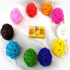 Bola Colgante de Ratán Natural de 7 cm Decoración Hecha a Mano Adorno Colgante de 7 cm Juguete para Gato Pájaro Bola de Ratán Colorida para Aire de Festival
