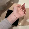 Pulsera de Diamantes Micro-incrustados de Lujo Ligero y Sensación de Alta Gama para Mujer, Pulsera Sencilla de Moda de Acero de Titanio que no se Decolora, para Pareja, Combinable con Todo, Primera Joya