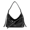 Bolso de Hombro para Motociclista con Remaches de Estrella Estilo Casual de Moda para Mujer 2026 Nuevo Estilo Chica Popular Bolso Cruzado Bolso Tote de Gran Capacidad