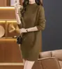 Suéter liso de comprimento médio e mangas compridas para mulheres, outono e inverno, solto, estiloso, novo estilo transfronteiriço, para usar por baixo com casaco, justo ao corpo