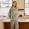 Pijama de Seda Hielo Animal de la Selva Leopardo Sombra para Mujer, Satín de Manga Larga para Primavera y Otoño, Corte Holgado, Se Puede Usar Afuera, Ropa para Casa
