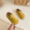 Sapatos Infantis Birkenstock 2026 Primavera e Outono Novos Estilo Coreano Moda Feminina Sapatos de Couro Mocassins Retrô Infantis Sapatos Individuais