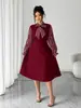 Ropa de mujer de talla grande para comercio exterior transfronterizo europeo y americano para primavera, otoño e invierno, elegante, ajustada, de manga larga, a rayas, línea A, vestido de dos piezas simulado