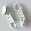 No. 3 Tiradores de Cremallera de Nylon, Accesorios para Equipaje, Cabeza de Cremallera de Aleación de Zinc Pintada en Spray, Accesorios para Cremallera de Funda Nórdica, 580 Colores en Stock