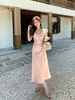 Vestido Satinado Ajustado con Panel de Encaje Fruncido Blanco Etiqueta V-Neck Fruncido Patchwork Cintura Ceñida Plisado Delgado 88661