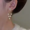 Brincos de Franja de Pérola de Alta Qualidade Design de Nicho Feminino Dois Brincos Stud Elegantes Celebridade Cyber Brincos de Luxo Leve Brincos