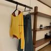 Liquidación, Sin Devoluciones ni Cambios, Estilo Sencillo Conjunto de Dos Piezas: Top sin Mangas de Color Bloqueado con Cuello Halter + Suéter de Punto de Manga Larga Hombros Descubiertos W7032