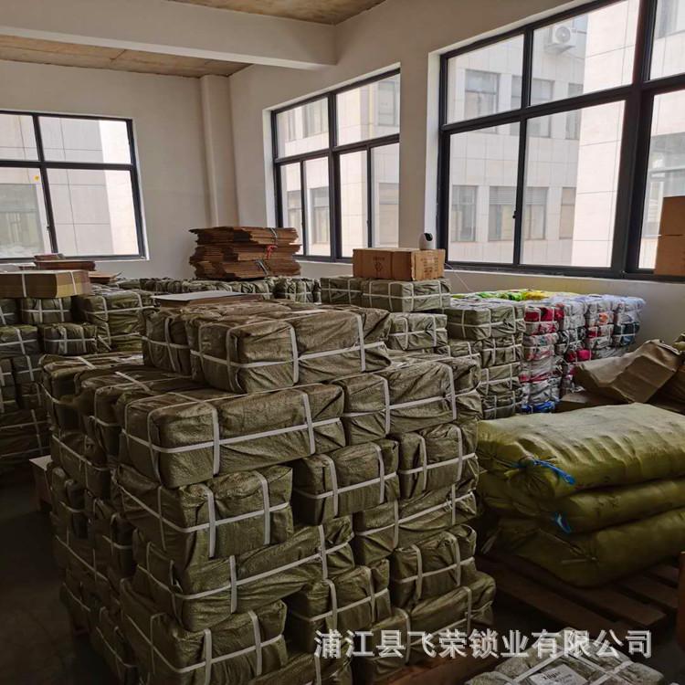 成品仓库.jpg