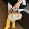 Bolso de Hombro de Moda con Diseño de Paja Estilo Coreano para Mujer 2025 Nuevo Estilo de Verano Bolso Pequeño Cuadrado Tejido Cruzado Personalizado