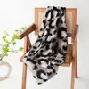 Novo Cachecol/Xale de Impressão de Leopardo 100% Poliéster Imitação de Caxemira Venda Quente Transfronteiriça Moda Versátil Aquecedor de Pescoço Atacado