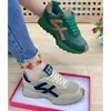 Zapatillas Agan para Mujer Celebridad de Internet Ins de Moda Súper Calientes Casuales Zapatos de Padre Suela Plana Versátiles Hacen que los Pies Parezcan Más Pequeños Zapatillas para Correr Negro