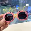 Gafas de Sol Dibujos Animados Hormigas Jugando Estudiantes Lindas Flor de Silicona Gafas de Sol Foto Polarizadas Gafas Lindas Niños Oruga