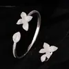 Pulseira Shein Estilo Europeu e Americano Flor Dourada Cruzada Venda Quente Transfronteiriça Zircônia Diamantada Completa Pétala Grande Aberta Pulseira Alto Padrão