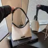 Bolso tipo cubo retro casual de gran capacidad estilo coreano para mujer, nuevo bolso de hombro y bandolera simple de moda para verano 2026