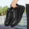 Sapatos femininos de outono, com sola macia, antiderrapantes, leves e disponíveis em tamanhos grandes, projetados para mães, com absorção de choque, adequados para caminhadas casuais e exercícios para mulheres de meia-idade e idosas