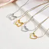 Collar con Colgante de Corazón Mariposa Hueco Transfronterizo de Acero de Titanio para Mujer, Sencillo y Moderno con un Toque de Alta Gama, Joyería Versátil de Cadena para Clavícula