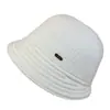 Sombrero de Pescador de Ala Ancha Cálido para Mujer Otoño e Invierno con Rayas Delanteras y Traseras, Logo Metálico, Simple y Versátil