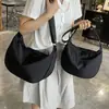 Bolsa Nova de Nylon Transfronteiriça Grande Capacidade Fashion Versátil Outono Inverno Bolsa de Ombro Transversal Bolsa de Tecido de Alta Qualidade Bolsa Dumpling