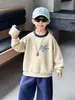 Sudadera para niño, nuevo estilo otoño 2026, top de manga larga para niño para otoño, ropa exterior, conjunto de otoño con estampado de letras de dibujos animados para bebé niño