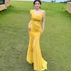 Vestido largo de estilo francés sexy transfronterizo para vacaciones, con tiras retorcidas y plisadas, escote en V y abertura, elegante y de corte ajustado