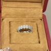 Anillo hueco de circonita con incrustaciones de flores de encaje retro francés, ligero y de lujo, con patrón de moda, combina con todo.