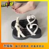 Super populares sandalias retro de moda versátiles vintage de suela gruesa impresionantes para la playa y la costa 2026 nuevo verano sandalias para mujer