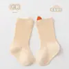 Meias de bebê para primavera, outono e inverno, versáteis e de ajuste folgado, adequadas para recém-nascidos de 0 a 3 meses, meias de cano médio com desenhos para bebês e crianças pequenas