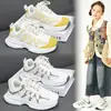 Tênis esportivo infantil para meninas, modelos de primavera e outono, calçados infantis para meninas, tênis chunky de malha para crianças de médio e grande porte, tênis casuais respiráveis para corrida