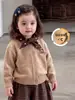 Conjunto infantil para meninas: casaco de outono para bebê menina, cachecol infantil de bolinhas de designer, suéter, conjunto de duas peças com calça xadrez de abóbora