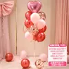 Decoración del Día de San Valentín con globos de columna flotante para eventos festivos en centros comerciales, creando una atmósfera romántica