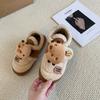 Sapatos Quentes 2025 Inverno Novo Sapatos de Algodão Capivara Velcro Brinquedo Lã de Cordeiro Antiderrapante Fofo Sapatos Feijão