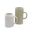 Taza de Cerveza de Gran Capacidad Taza de Cerámica Cerveza de Barril con Asa Taza Simple Taza para Festival de Cerveza Logotipo Impreso Fabricante Venta al por Mayor
