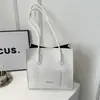 Bolsa Tote de Textura de Alta Qualidade Grande Capacidade para o Dia a Dia Feminina 2024 Nova Moda Retrô Estilo Hong Kong Portátil Bolsa de Ombro para Mulheres