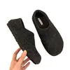 Aumento interno de 3cm de altura, sapatos de lã estilo Birkenstock coreanos para mulheres, nova coleção outono/inverno 2026, sapatos felpudos retrô, sapatos de algodão com sola grossa