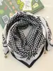 Bufanda Nueva de Algodón y Lino Cuadrada Pequeña para Mujer Otoño e Invierno, Moderna y Versátil, Bufanda Cálida, Hebilla Magnética, Procesamiento Decorativo y Personalización