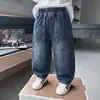 Jeans para Niños Niños Primavera y Otoño Nuevos Elegantes Niños Pequeños y Medianos Bebé Graffiti Pantalones Largos Ropa de Exterior Moderna Genial Estilo Callejero