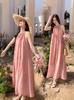 Vestido Rosa de Verano de Alta Gama sin Mangas con Cuello Halter, Elegante Vestido Estilo Vacacional con Volantes para Figuras Petite
