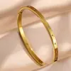 RAKOL Pulsera de Corazón Elegante y Lujosa con Diamantes de Cobre para Mujer, Estilo de Gama Alta de Nicho, Popular en Europa y América, Joyería al por Mayor