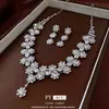 Conjunto de colar e brincos de flor de diamante para Europa e Estados Unidos temperamento de luxo leve corrente para clavícula joias de alto padrão conjunto de joias joias atacado