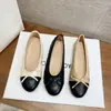 Sapatos Rasos Versáteis de Bico Fino com Laço Feminino 2026 Nova Chegada da Primavera Bico Baixo Slip-on Sapatilhas Wanwan